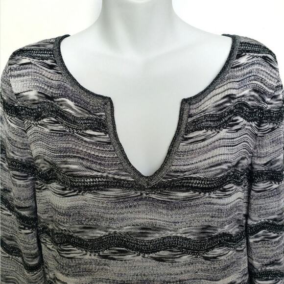White House Black Market Metallic Knit V-Neck Sweater Womens Medium Long Holiday - Picture 2 of 5